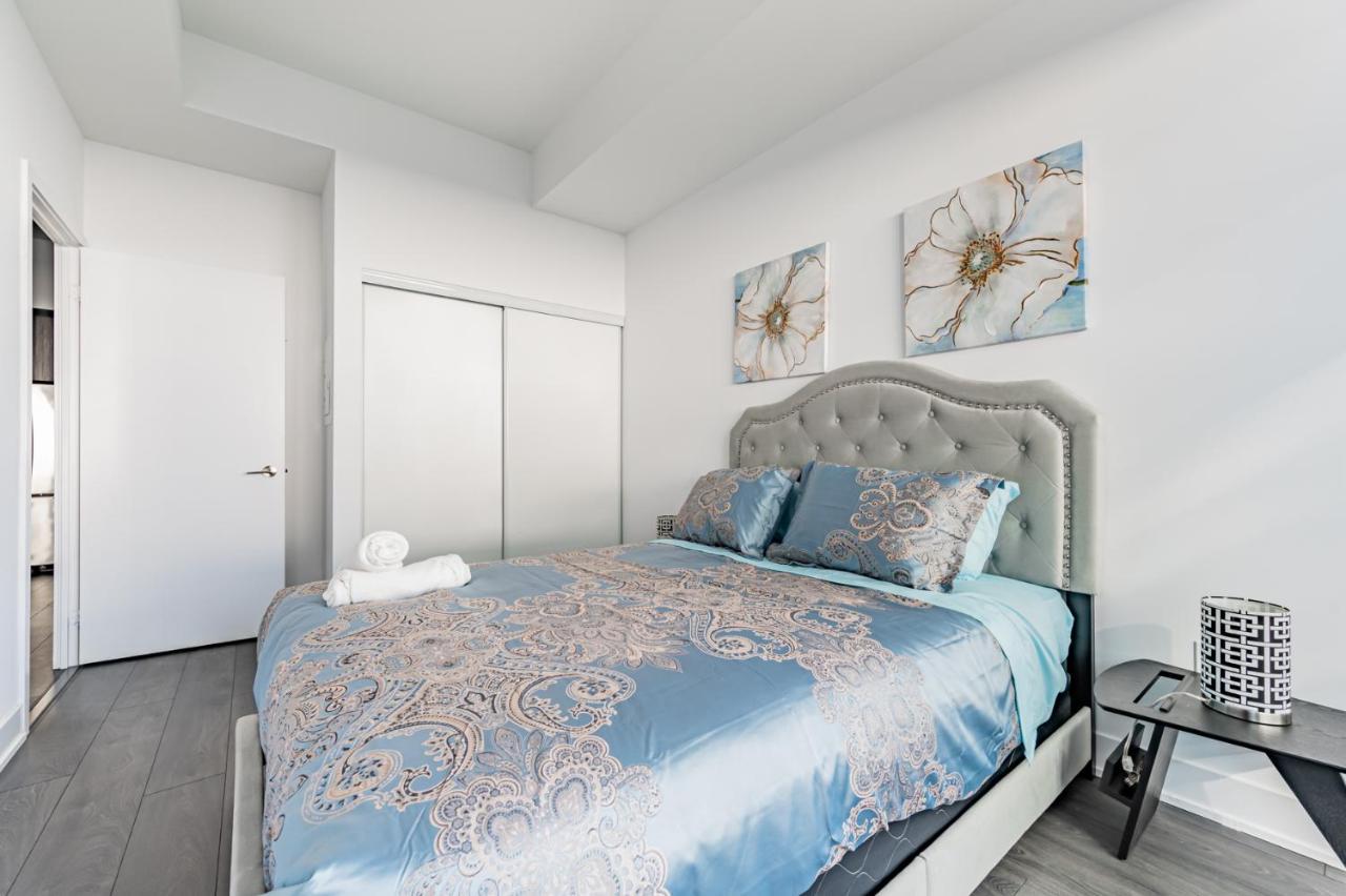 Condo In Parklawn & Lake Shore With Free Parking Close To Airport Toronto Ngoại thất bức ảnh