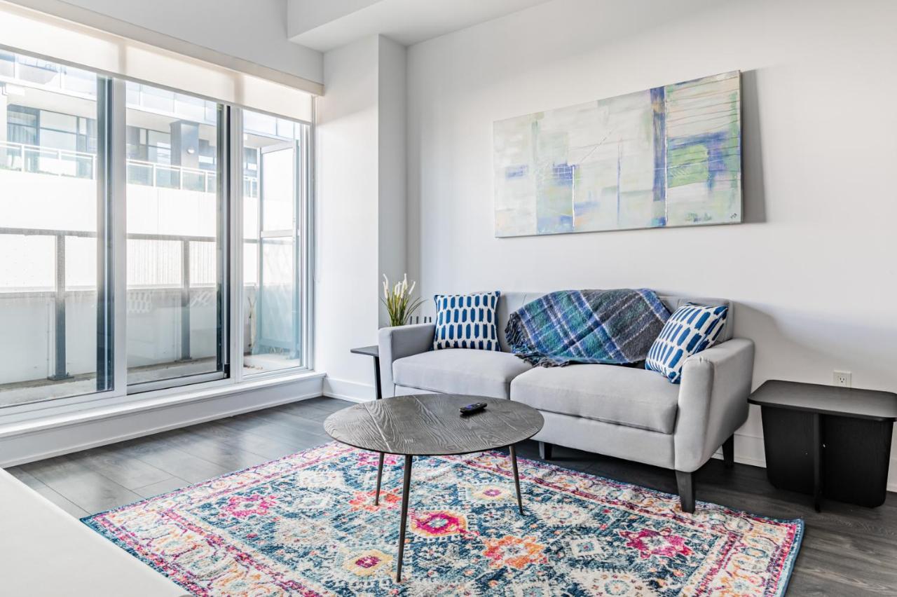 Condo In Parklawn & Lake Shore With Free Parking Close To Airport Toronto Ngoại thất bức ảnh