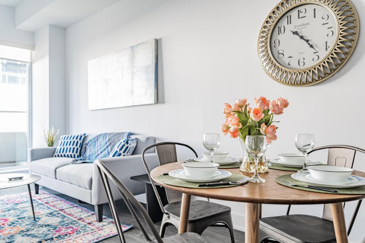Condo In Parklawn & Lake Shore With Free Parking Close To Airport Toronto Ngoại thất bức ảnh