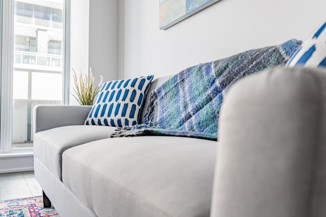 Condo In Parklawn & Lake Shore With Free Parking Close To Airport Toronto Ngoại thất bức ảnh