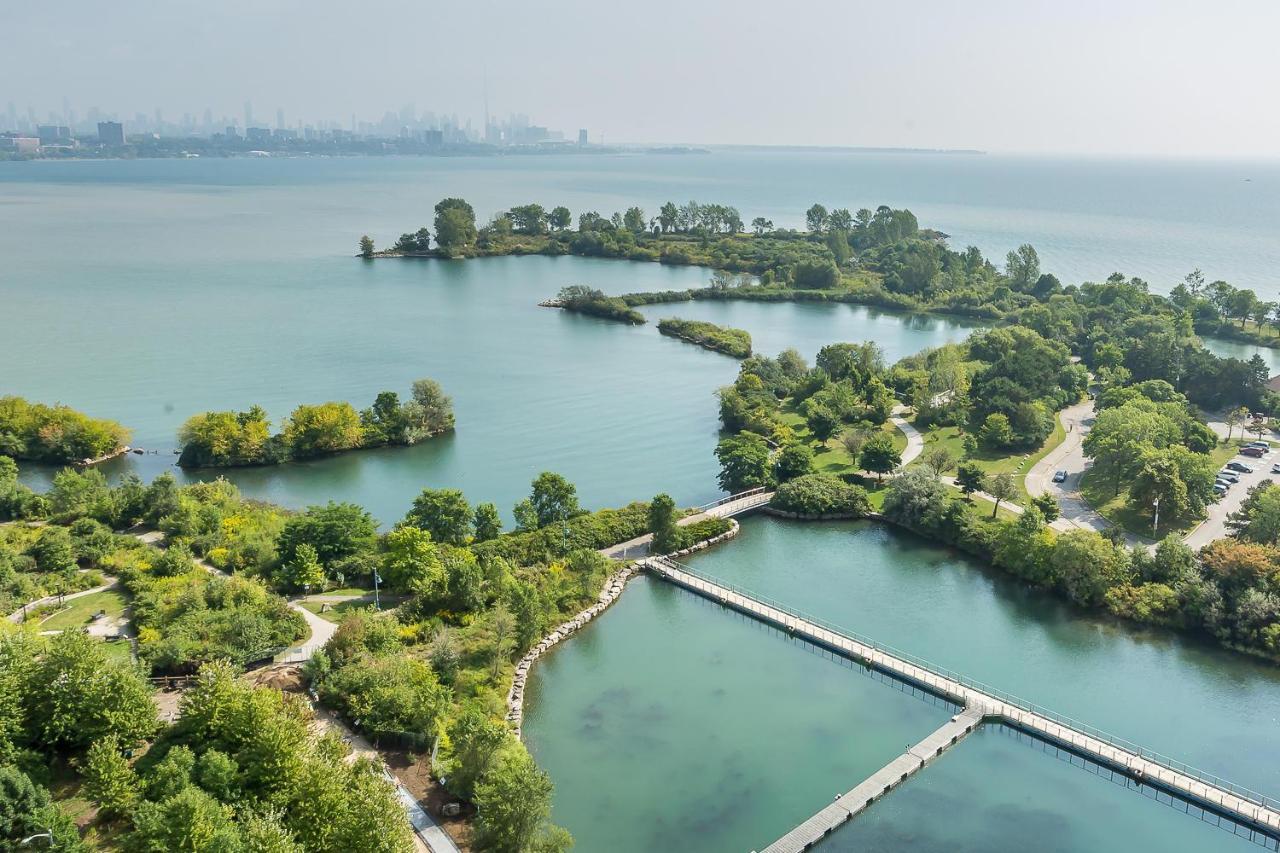 Condo In Parklawn & Lake Shore With Free Parking Close To Airport Toronto Ngoại thất bức ảnh