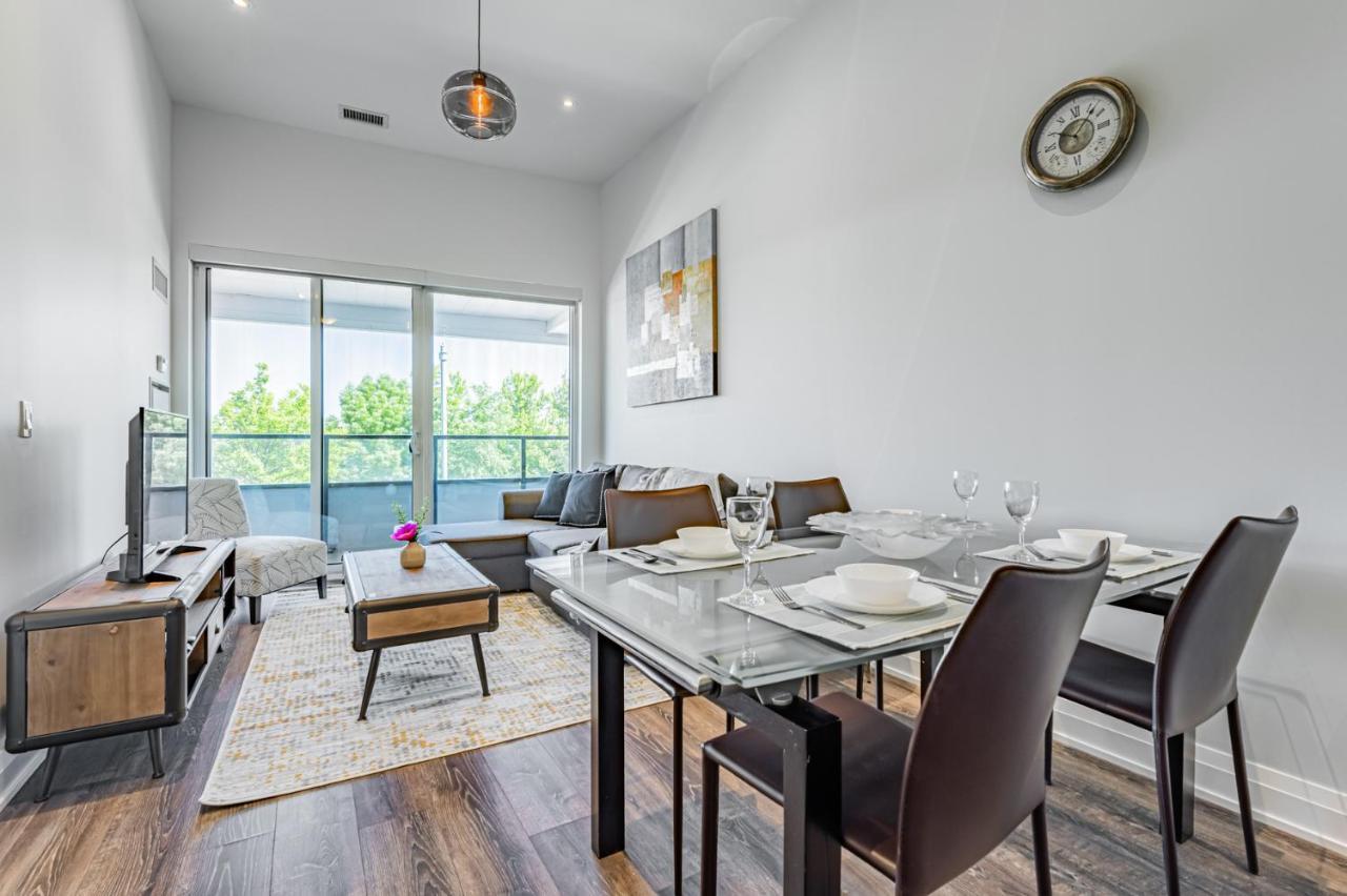 Condo In Parklawn & Lake Shore With Free Parking Close To Airport Toronto Ngoại thất bức ảnh