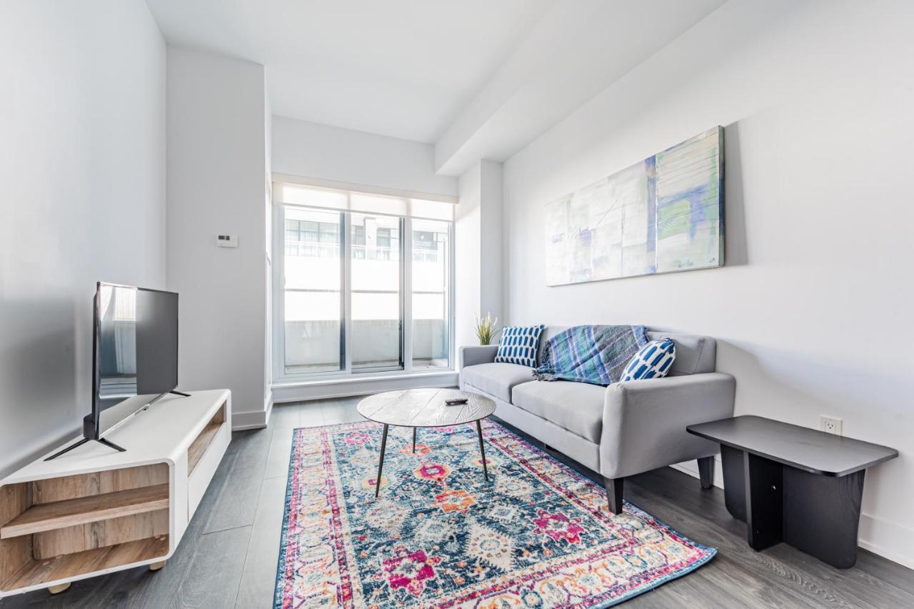 Condo In Parklawn & Lake Shore With Free Parking Close To Airport Toronto Ngoại thất bức ảnh