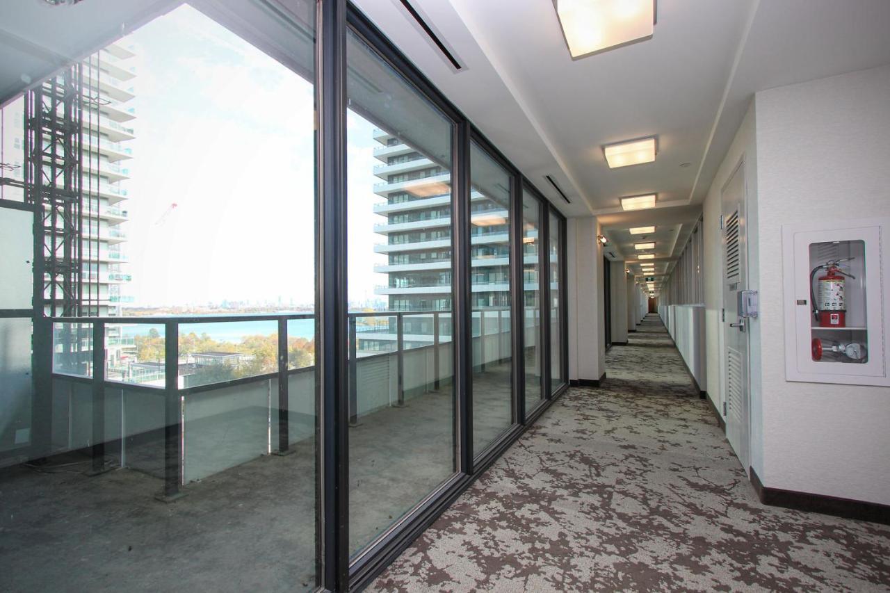 Condo In Parklawn & Lake Shore With Free Parking Close To Airport Toronto Ngoại thất bức ảnh
