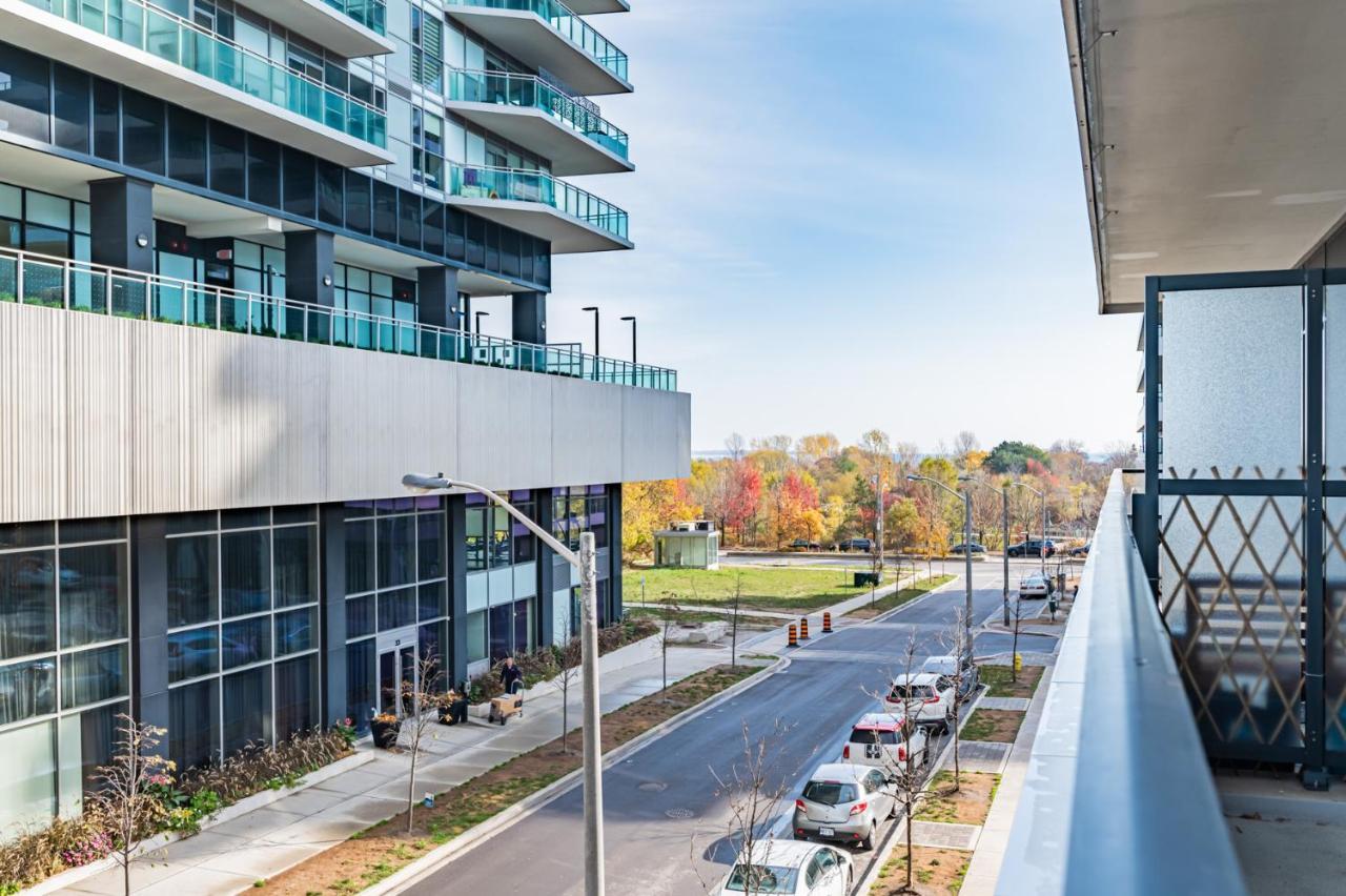 Condo In Parklawn & Lake Shore With Free Parking Close To Airport Toronto Ngoại thất bức ảnh