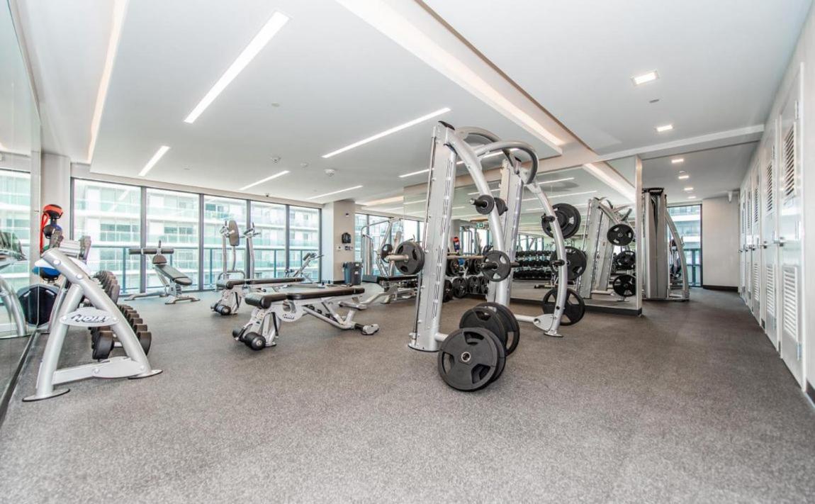 Condo In Parklawn & Lake Shore With Free Parking Close To Airport Toronto Ngoại thất bức ảnh