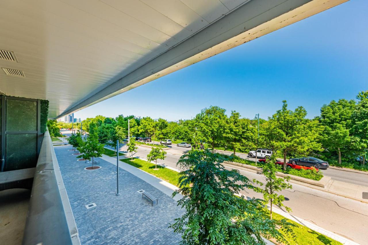 Condo In Parklawn & Lake Shore With Free Parking Close To Airport Toronto Ngoại thất bức ảnh