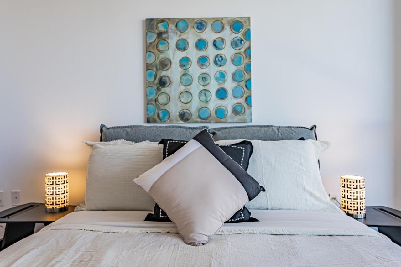 Condo In Parklawn & Lake Shore With Free Parking Close To Airport Toronto Ngoại thất bức ảnh