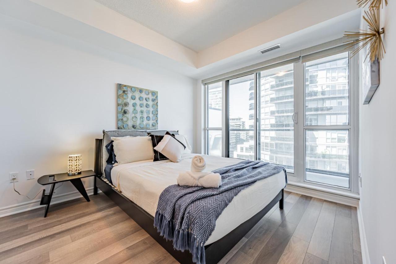 Condo In Parklawn & Lake Shore With Free Parking Close To Airport Toronto Ngoại thất bức ảnh