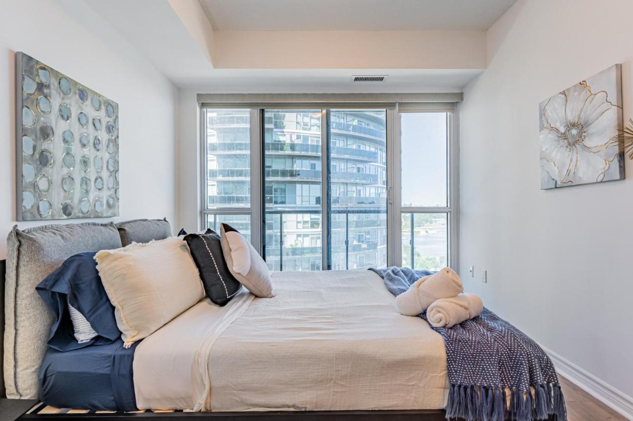 Condo In Parklawn & Lake Shore With Free Parking Close To Airport Toronto Ngoại thất bức ảnh