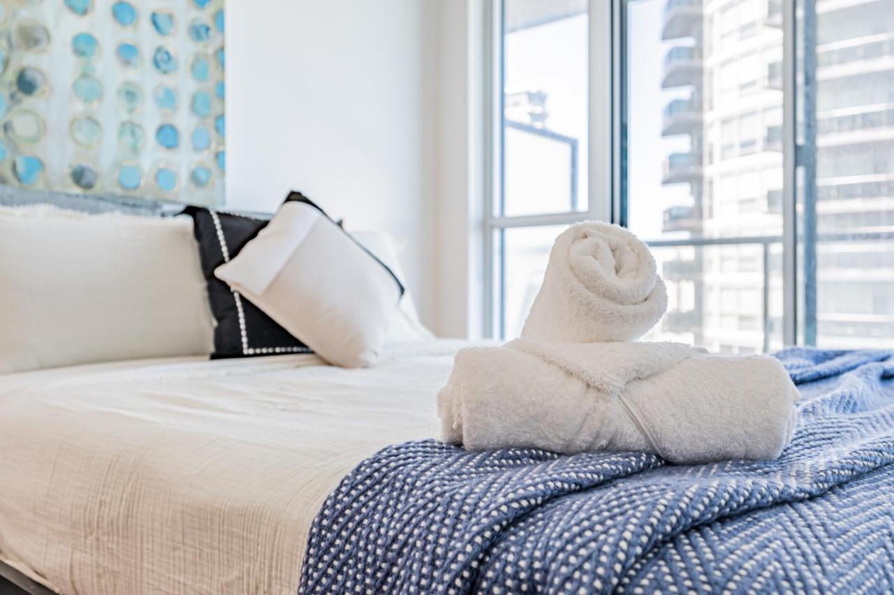 Condo In Parklawn & Lake Shore With Free Parking Close To Airport Toronto Ngoại thất bức ảnh